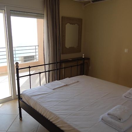 Aperanto House Paralia Loutsas Room photo